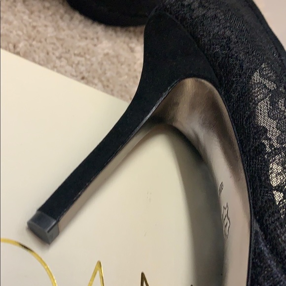 Joan & David Lace Platform Pumps - Picture 7 of 10